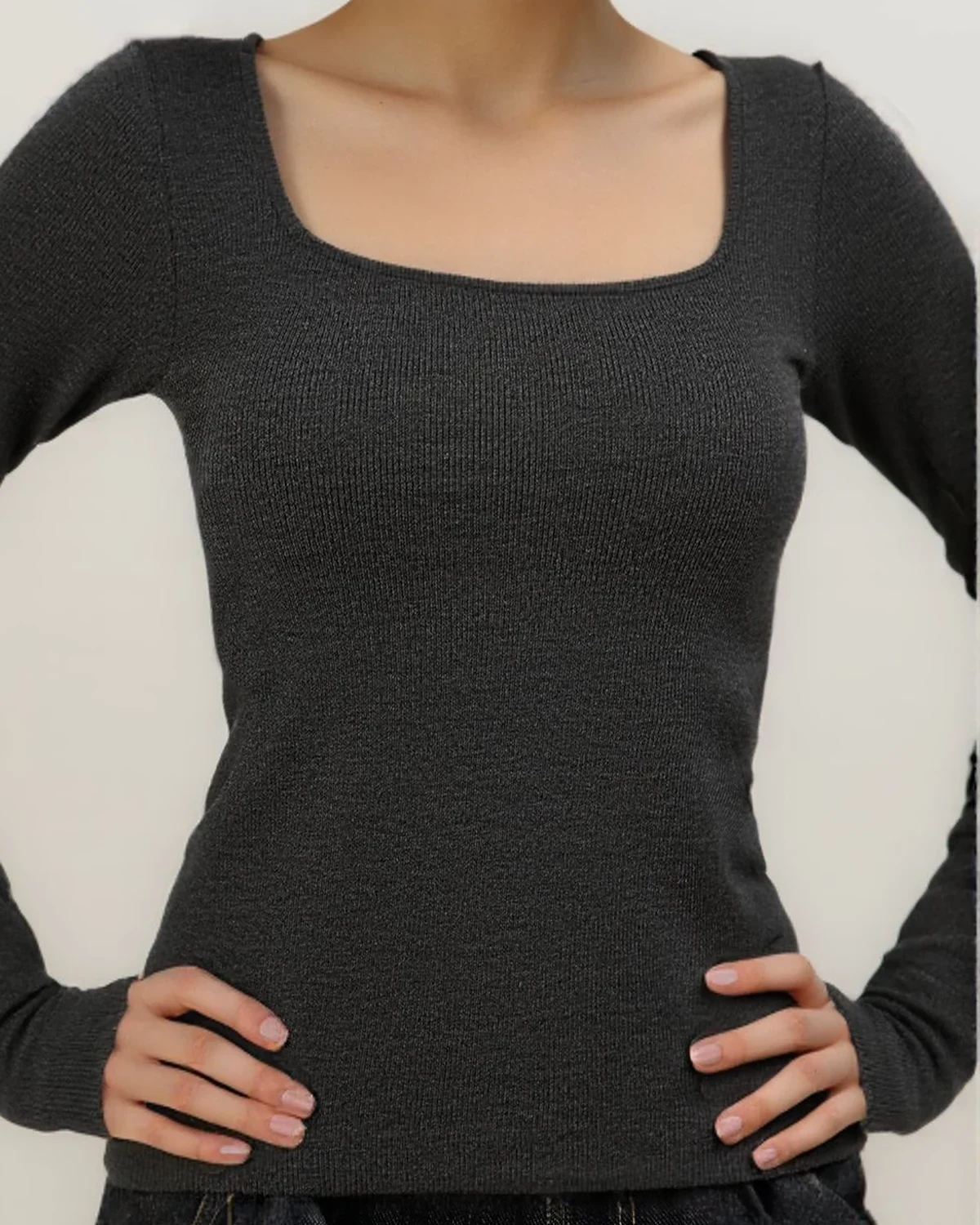 Autumn and winter high-stretch thermal women's base layer top, styled view